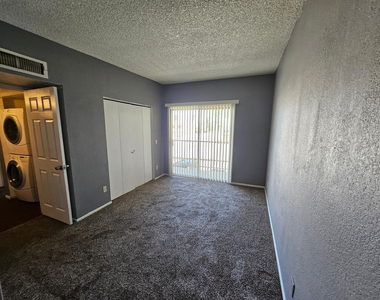 2801 E Monte Cristo Avenue - Photo Thumbnail 11