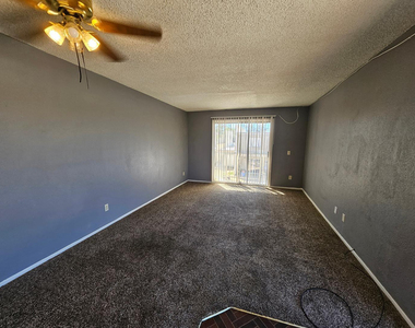 2801 E Monte Cristo Avenue - Photo Thumbnail 1