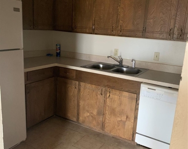 1724 W Sanford Street - Photo Thumbnail 13
