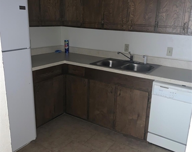 1724 W Sanford Street - Photo Thumbnail 10
