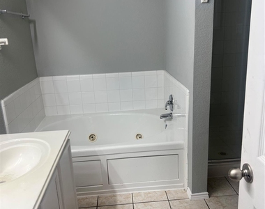 1538 Thornhill Lane - Photo Thumbnail 11