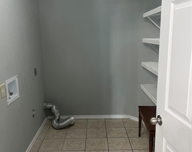 1538 Thornhill Lane - Photo Thumbnail 17