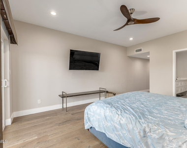 5137 N 79th Place - Photo Thumbnail 10