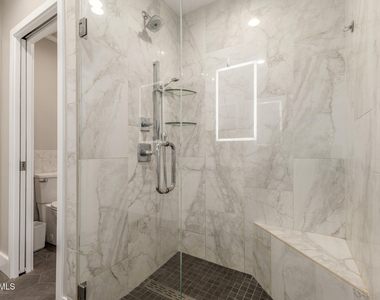 5137 N 79th Place - Photo Thumbnail 12