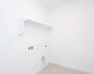 509 Ridgewood Drive - Photo Thumbnail 14