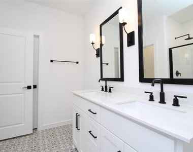 509 Ridgewood Drive - Photo Thumbnail 9