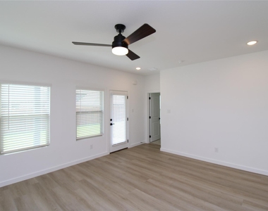 509 Ridgewood Drive - Photo Thumbnail 6