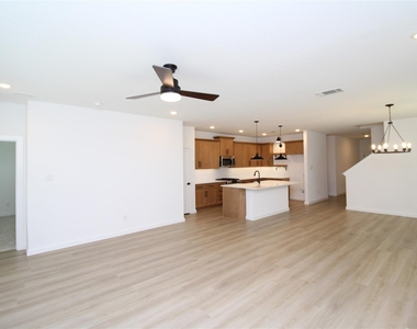 509 Ridgewood Drive - Photo Thumbnail 5