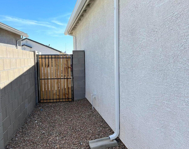 1058 W Avalon Canyon Drive - Photo Thumbnail 19