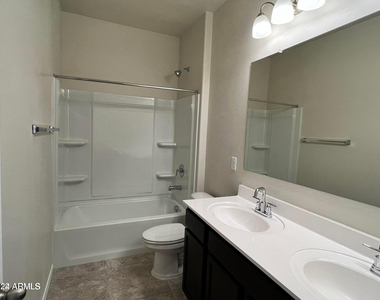 1058 W Avalon Canyon Drive - Photo Thumbnail 11