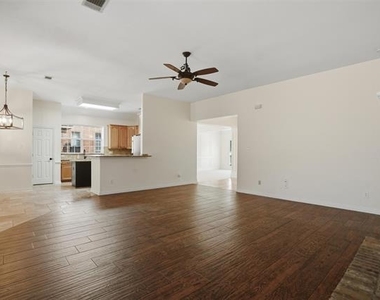6613 Barclay Lane - Photo Thumbnail 7