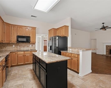 6613 Barclay Lane - Photo Thumbnail 8