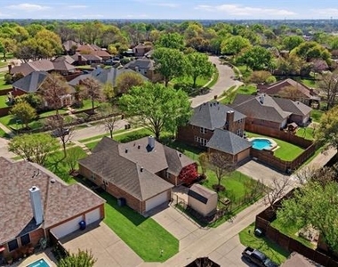 6613 Barclay Lane - Photo Thumbnail 35
