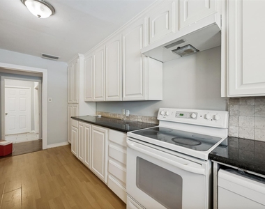 4009 Anita Avenue - Photo Thumbnail 7