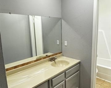 5410 Brookhollow Drive - Photo Thumbnail 4