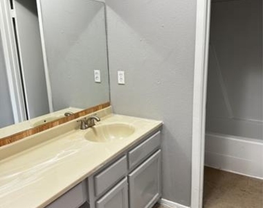 5410 Brookhollow Drive - Photo Thumbnail 14