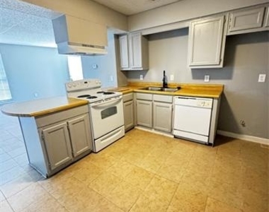 5410 Brookhollow Drive - Photo Thumbnail 2