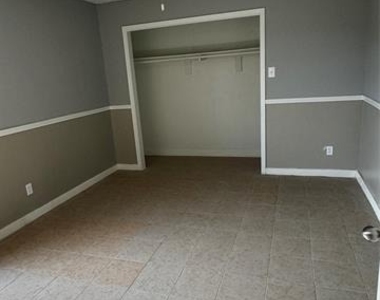 5410 Brookhollow Drive - Photo Thumbnail 11