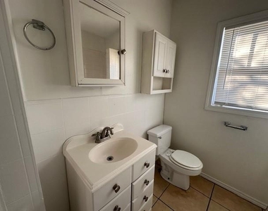 881 Ross Avenue - Photo Thumbnail 11