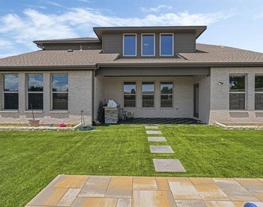 913 Gingham Street - Photo Thumbnail 17