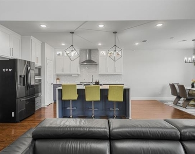 913 Gingham Street - Photo Thumbnail 8