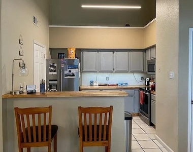 2062 Bronco Lane - Photo Thumbnail 6