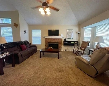2062 Bronco Lane - Photo Thumbnail 2