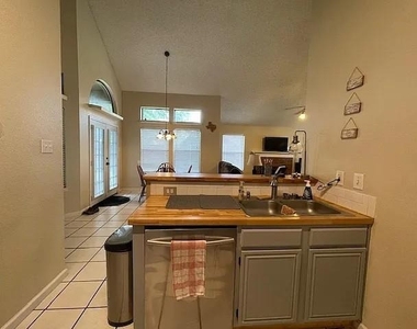 2062 Bronco Lane - Photo Thumbnail 5