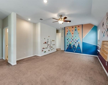 2152 Bailey Street - Photo Thumbnail 12