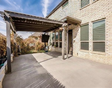 2152 Bailey Street - Photo Thumbnail 25