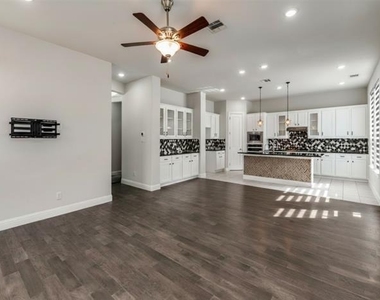 2152 Bailey Street - Photo Thumbnail 5