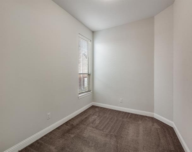 2152 Bailey Street - Photo Thumbnail 8
