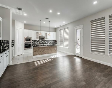 2152 Bailey Street - Photo Thumbnail 4