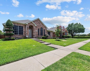 6257 Dark Forest Drive - Photo Thumbnail 2