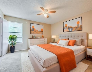 5749 Shadydell Drive - Photo Thumbnail 2