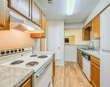 5749 Shadydell Drive - Photo Thumbnail 10