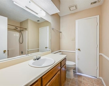 5749 Shadydell Drive - Photo Thumbnail 16