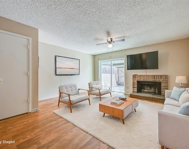 5749 Shadydell Drive - Photo Thumbnail 4
