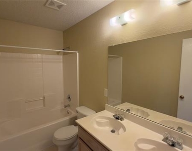 5356 Royal Birkdale Drive - Photo Thumbnail 13