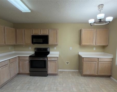 5356 Royal Birkdale Drive - Photo Thumbnail 4