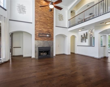 5170 Mohegan Lane - Photo Thumbnail 7