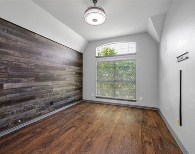 5170 Mohegan Lane - Photo Thumbnail 27