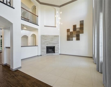 5170 Mohegan Lane - Photo Thumbnail 9