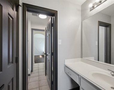 5170 Mohegan Lane - Photo Thumbnail 28