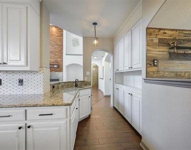 5170 Mohegan Lane - Photo Thumbnail 14