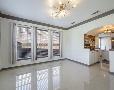 5170 Mohegan Lane - Photo Thumbnail 8