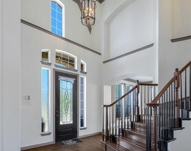 5170 Mohegan Lane - Photo Thumbnail 4
