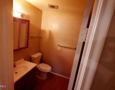 1138 E 2nd Street - Photo Thumbnail 8