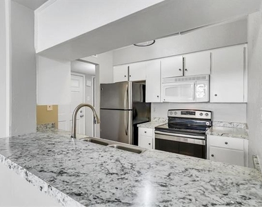 5881 Preston View Boulevard - Photo Thumbnail 4