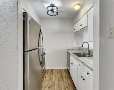 5881 Preston View Boulevard - Photo Thumbnail 5